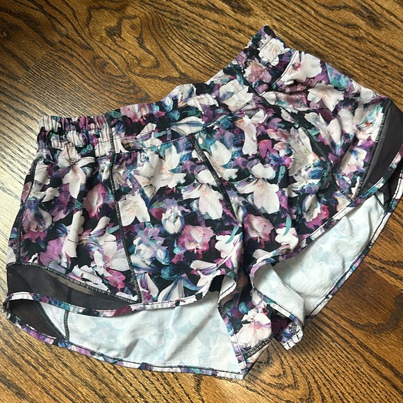 lululemon athletica Pants - Lululemon Floral Hotty Hot Shorts